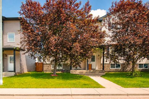 Photo of 312 17 Street E, Brooks, AB T1R 1R2 (MLS # A2325741)