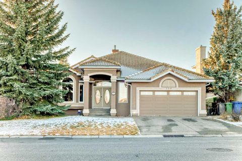 256 LAKESIDE GREENS Drive Chestermere AB T1X 1C5