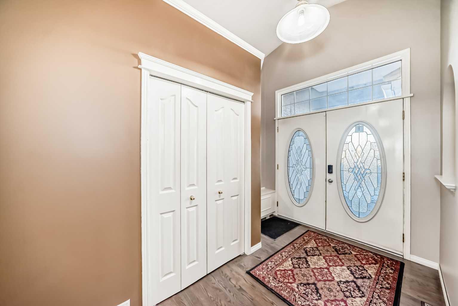 256 LAKESIDE GREENS Drive