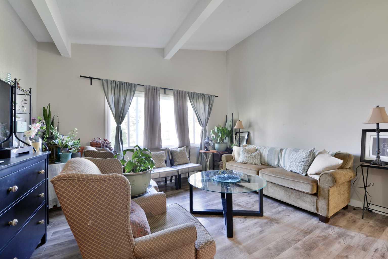 927 43 Street SW A & B