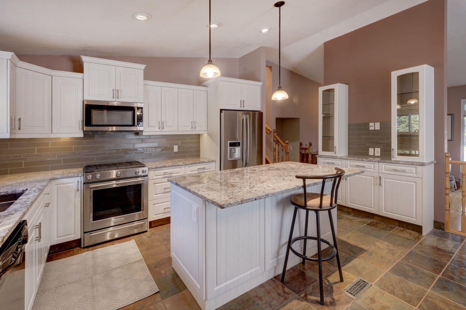 19 Castlefall Way NE