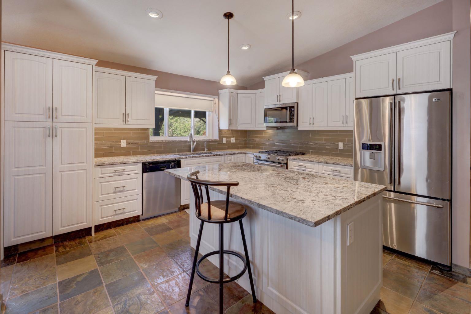 19 Castlefall Way NE