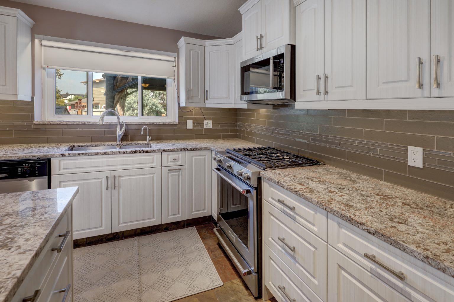 19 Castlefall Way NE