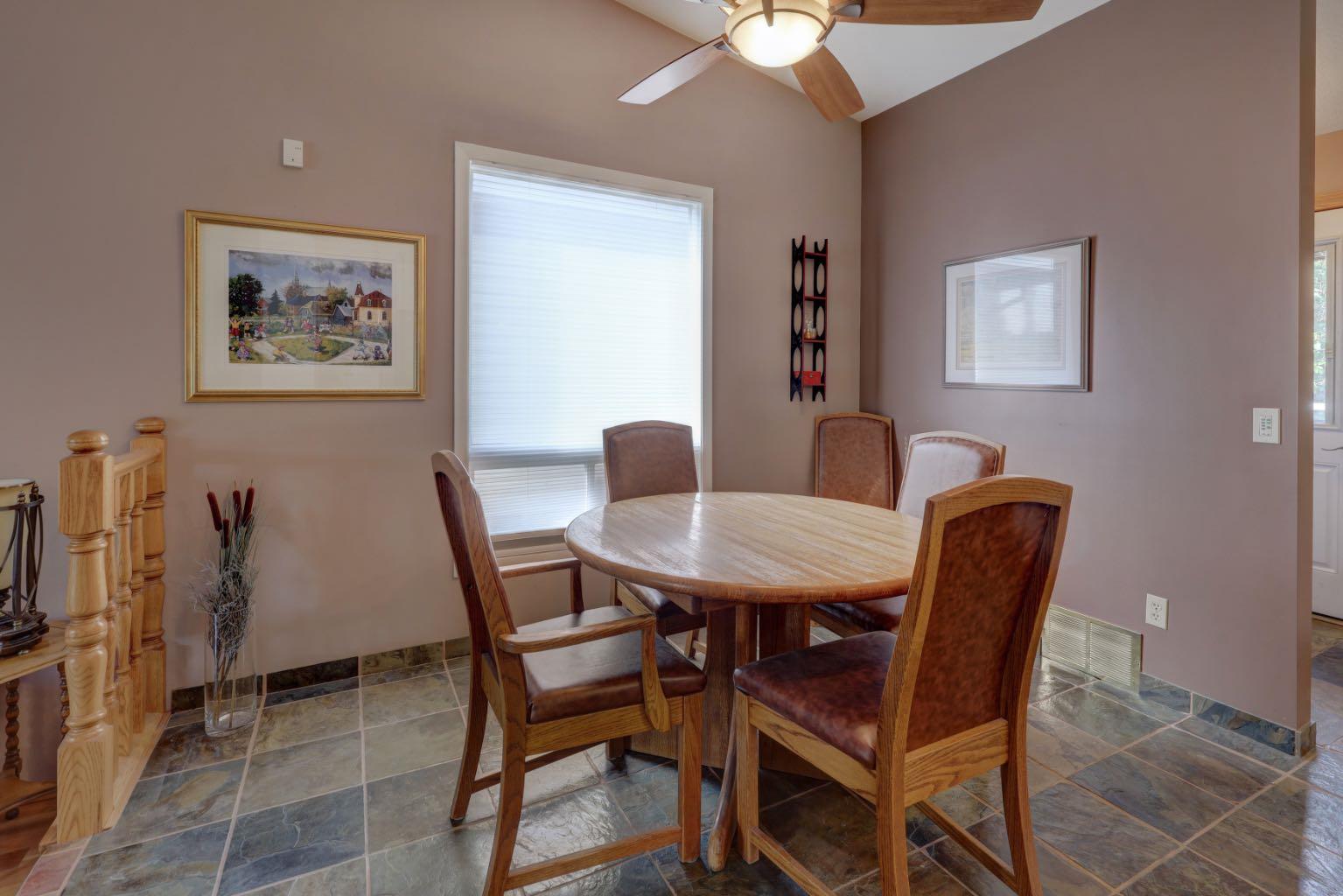 19 Castlefall Way NE