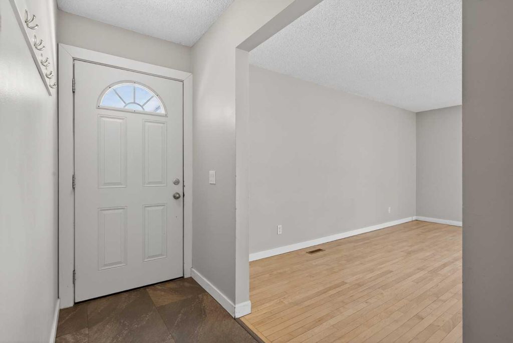 Photo of 5543 Dalhart Road NW, Calgary, AB T3A 1S8 (MLS # A2300794)