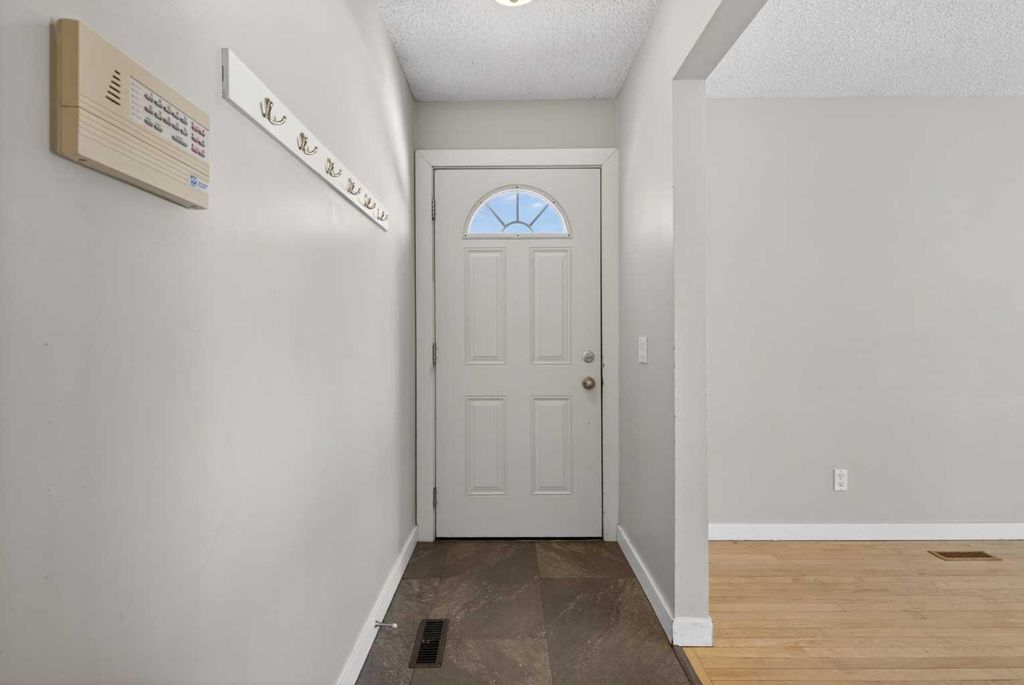 Photo of 5543 Dalhart Road NW, Calgary, AB T3A 1S8 (MLS # A2300794)