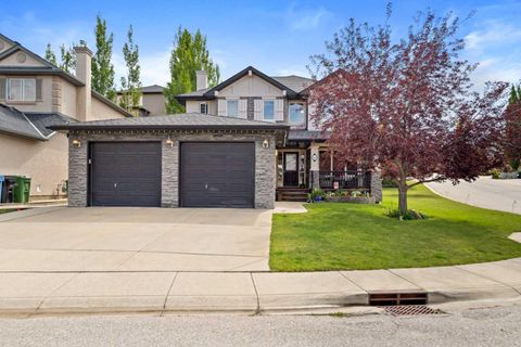 182 Sienna Park Drive SW Calgary AB T3H 5H5