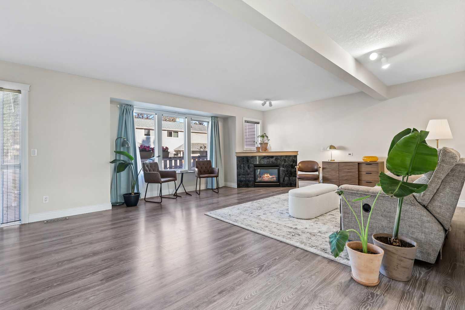 392 Killarney Glen Court SW