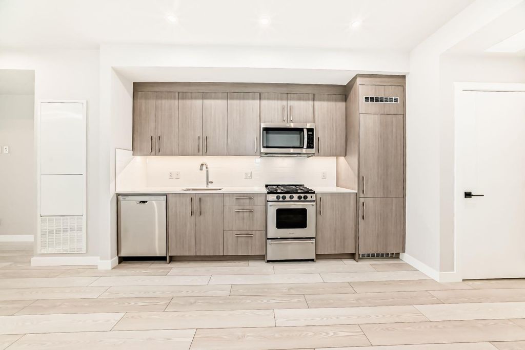 Photo of 110 18A Street NW #325, Calgary, AB T2N 5G5 (MLS # A2288094)