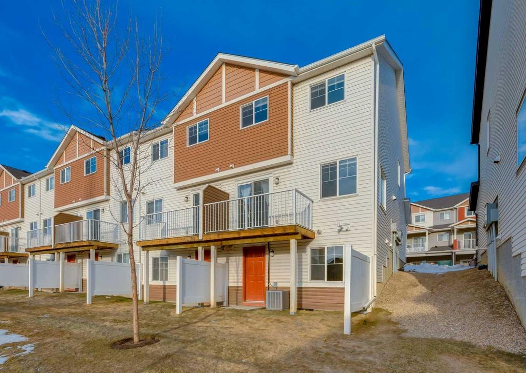 Photo of 14 Pantego Lane NW, Calgary, AB T3K 0T1 (MLS # A2299939)