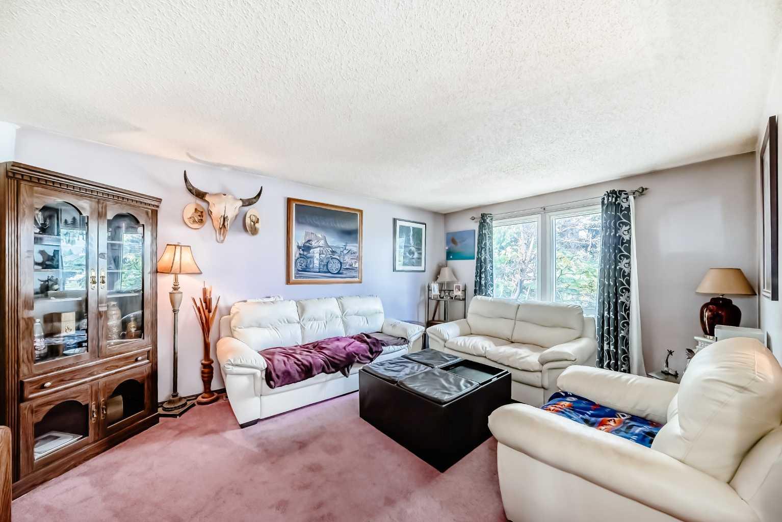 52 Castlebrook Rise NE