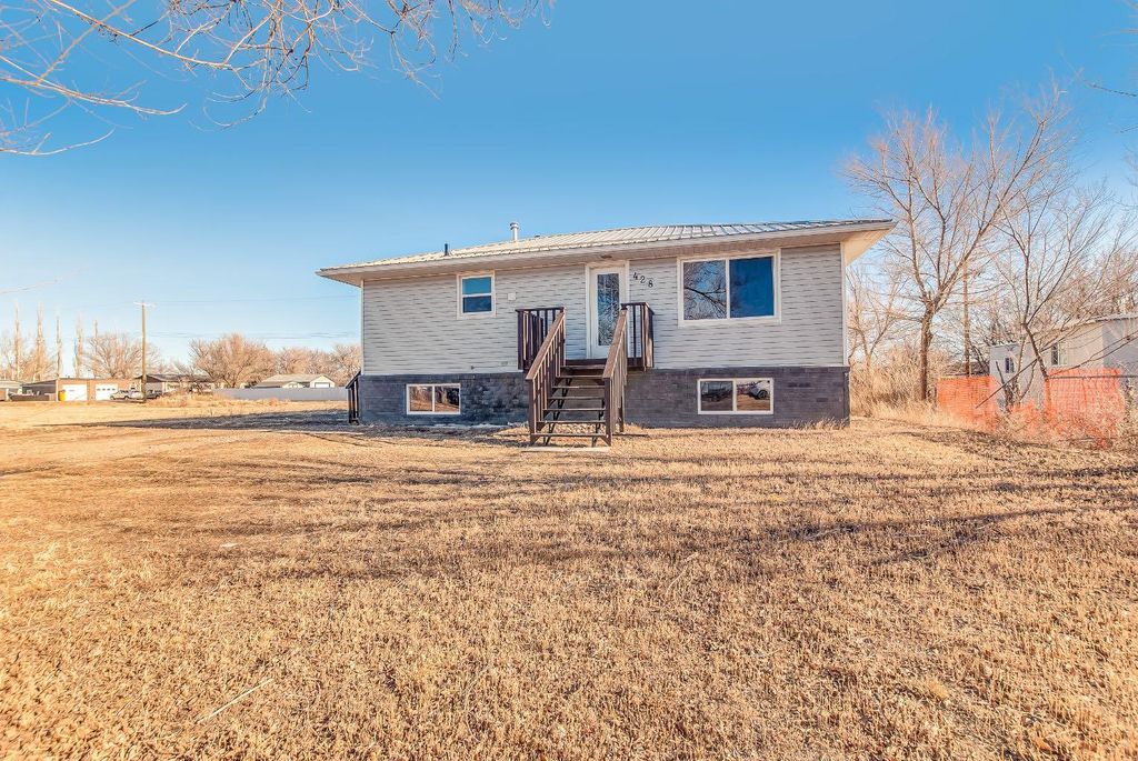 Photo of 428 2 Street, Suffield, AB T0J 2N0 (MLS # A2283544)
