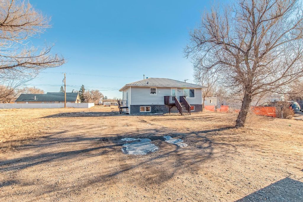 Photo of 428 2 Street, Suffield, AB T0J 2N0 (MLS # A2283544)