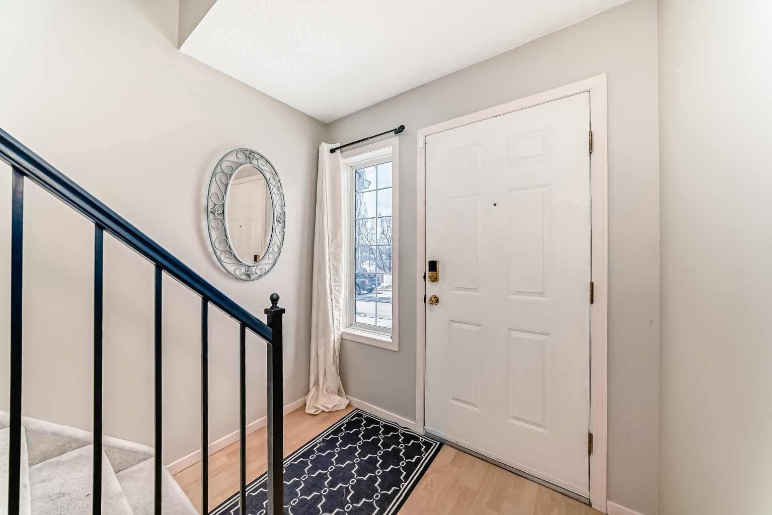 144 Country Hills Villas NW