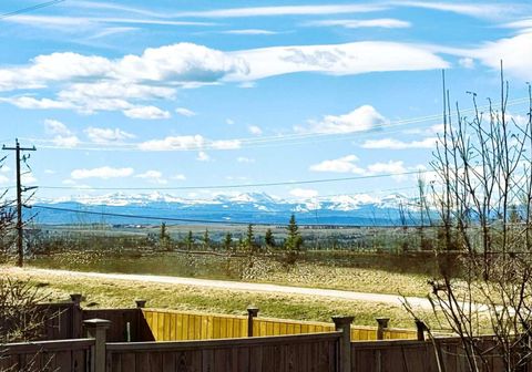 Photo of 13 Tuscany Ridge Mews NW, Calgary, AB T3L 3B7 (MLS # A2303363)