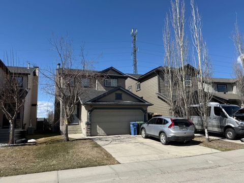 Photo of 13 Tuscany Ridge Mews NW, Calgary, AB T3L 3B7 (MLS # A2303363)