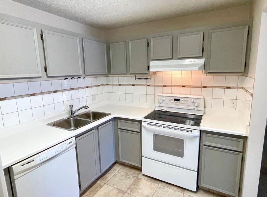 81 Cedar Springs Gardens SW