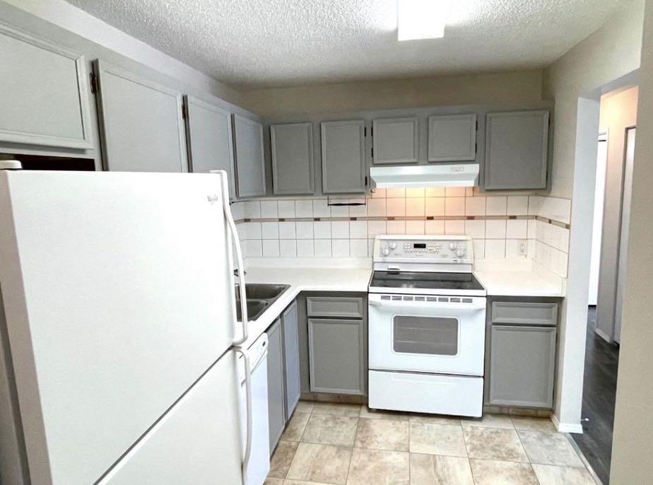 81 Cedar Springs Gardens SW