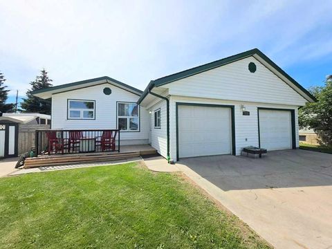 713 6 Avenue NE Slave Lake AB T0G 2A2