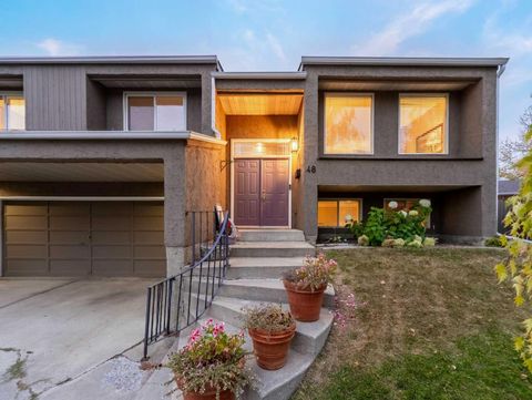 Photo of 48 Thornwood Close NW, Calgary, AB T2K 5K3 (MLS # A2262334) Photo of 48 Thornwood Close NW, Calgary, AB T2K 5K3 (MLS # A2262334)