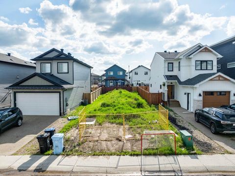 Photo of 137 Aldergrove Avenue, Fort McMurray, AB T9J 1E2 (MLS # A2327816)
