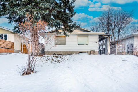 1432 43 Street NE Calgary AB T2A 3L6