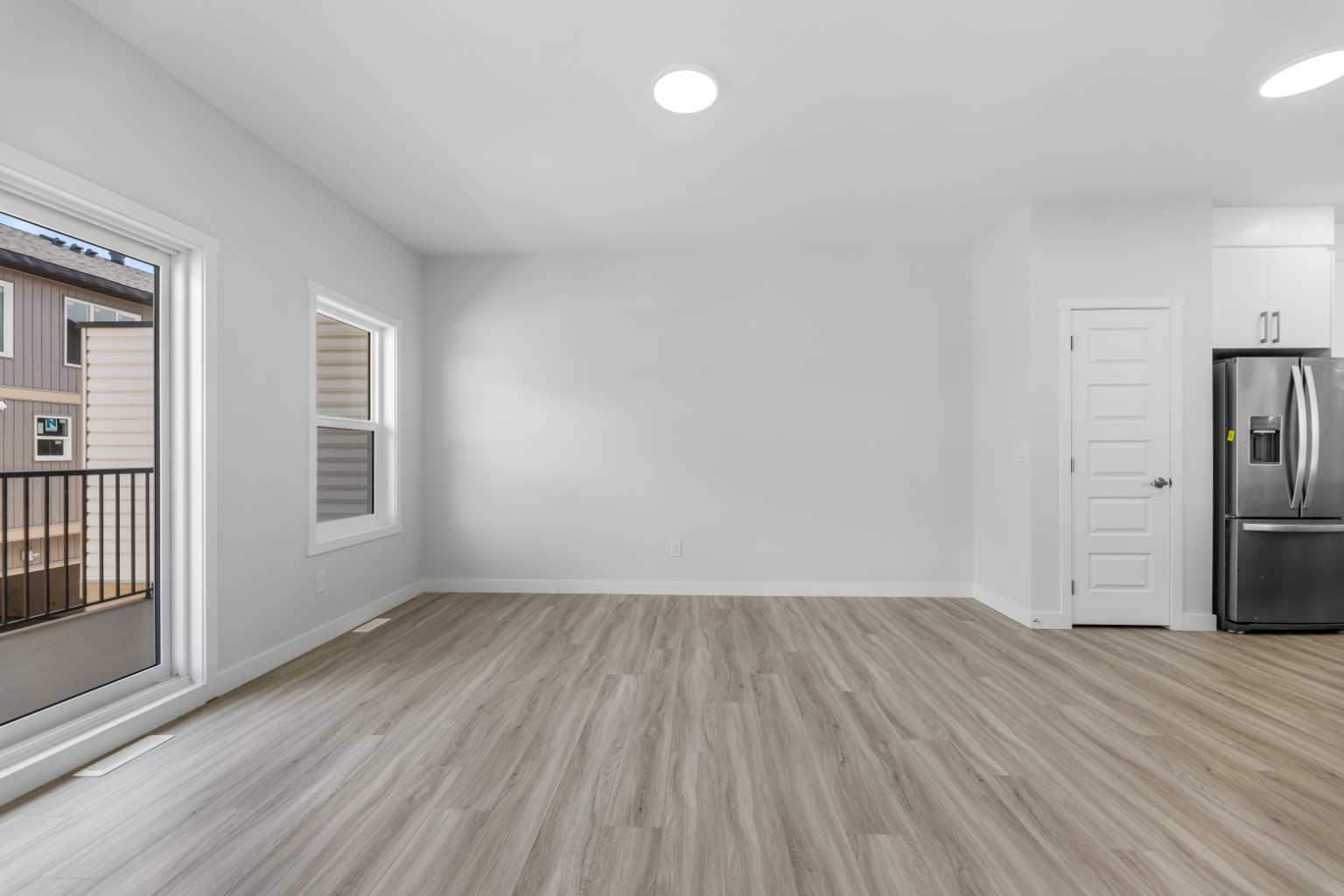 90 Corner Meadows Manor NE 806