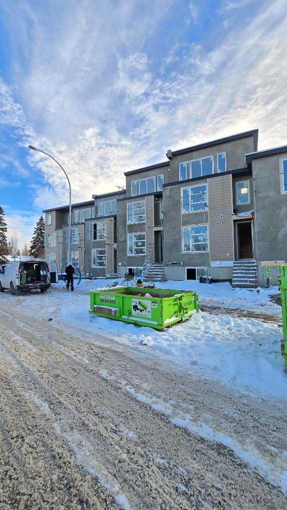 4767 Montana Crescent NW