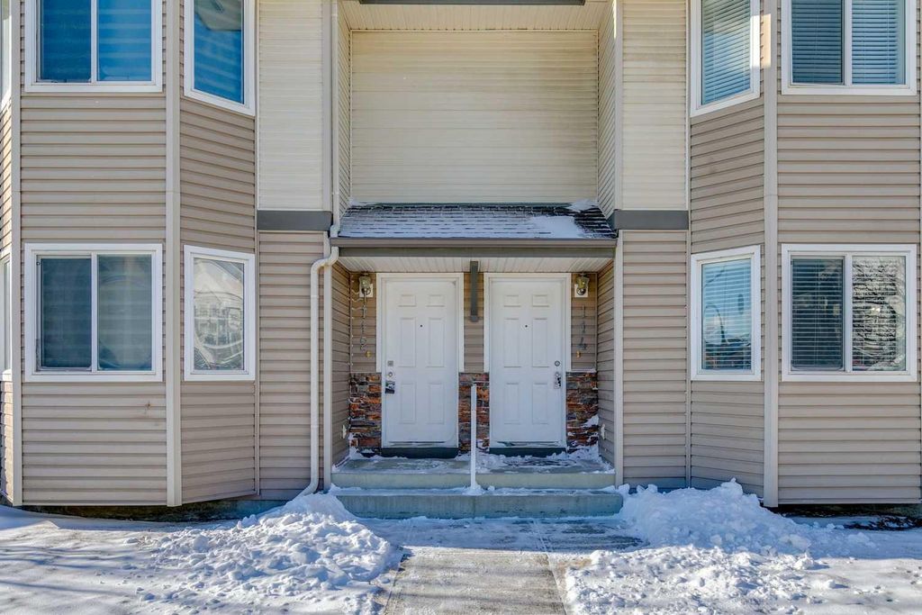 Photo of 114 Royal Birch Villas NW, Calgary, AB T3G 5V2 (MLS # A2289070)