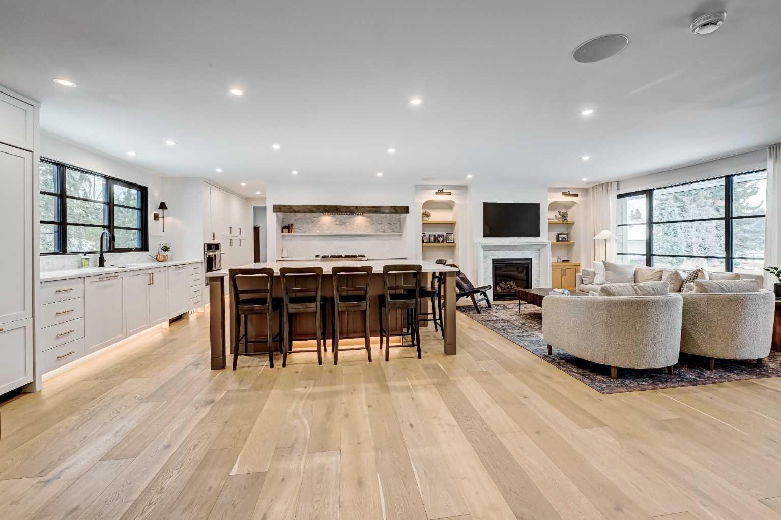 6755 Livingstone Drive SW