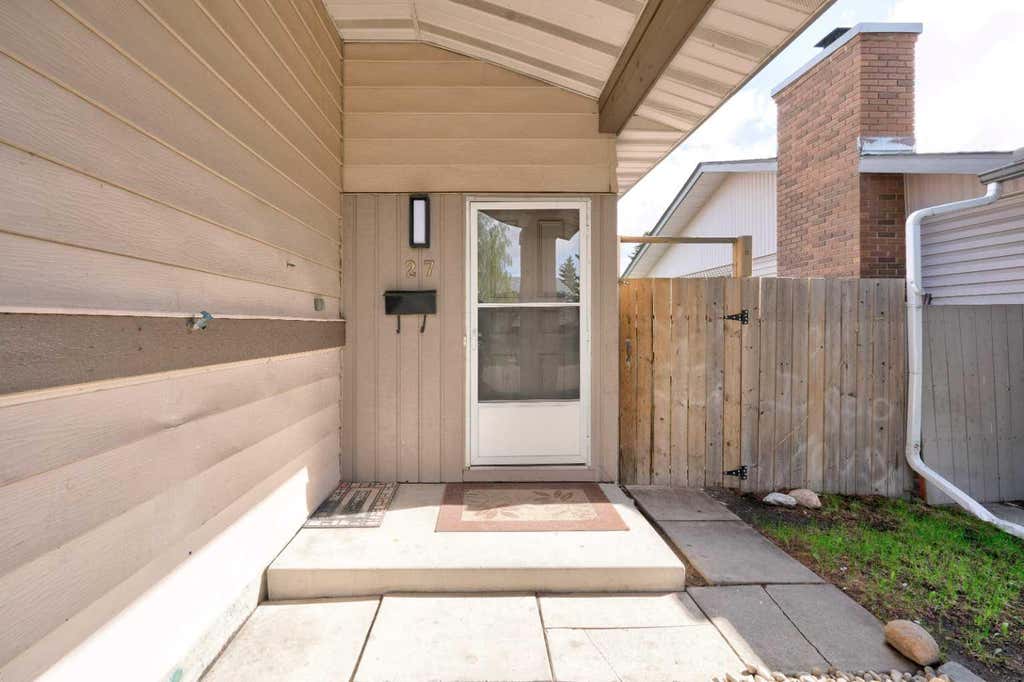 Photo of 27 Dovely Way SE, Calgary, AB T2B 2K7 (MLS # A2322135)