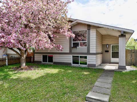 Photo of 27 Dovely Way SE, Calgary, AB T2B 2K7 (MLS # A2322135)