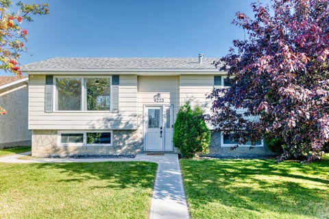 Photo of 4223 40 Avenue, Stony Plain, AB T7Z 1J7 (MLS # A2346963)