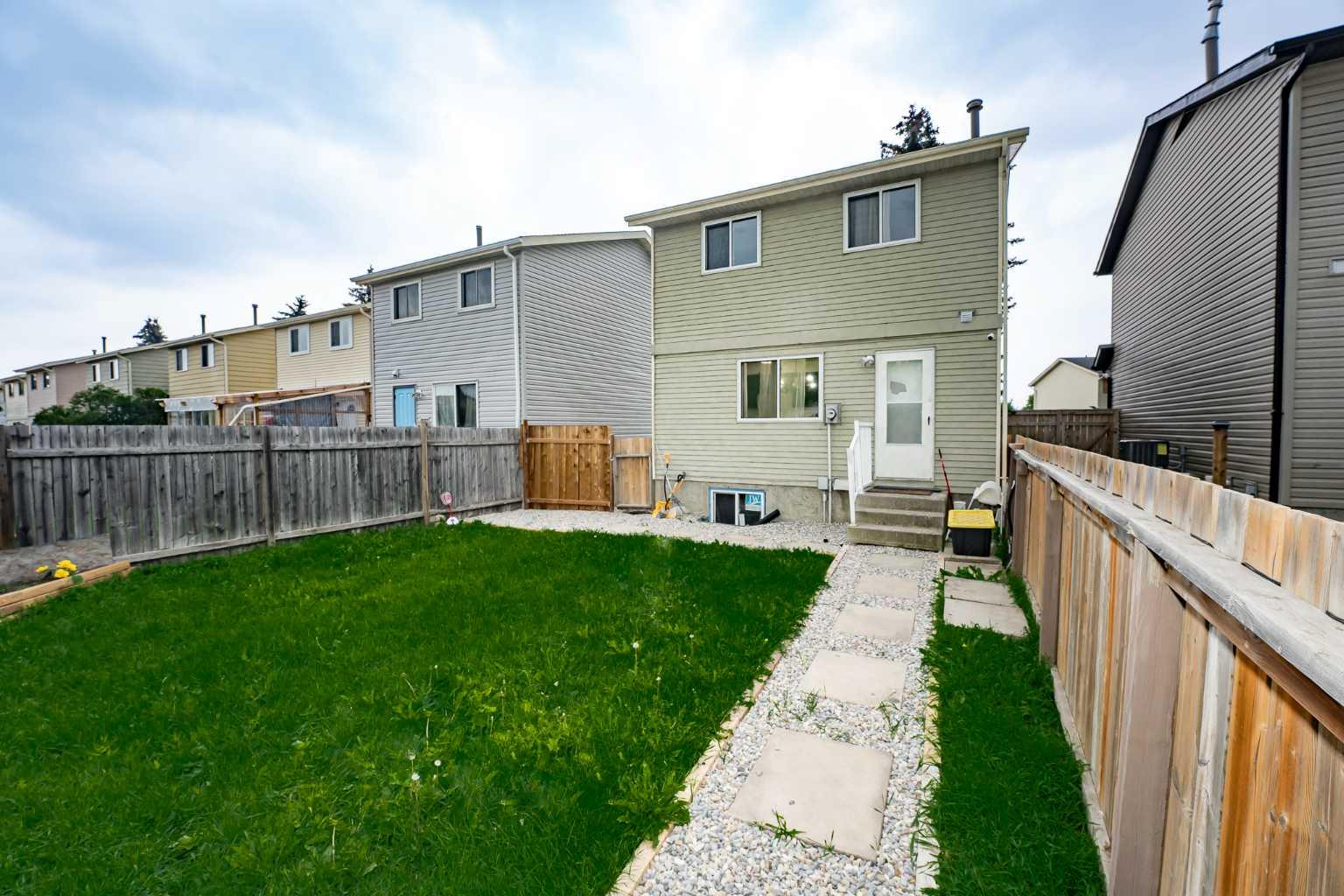 25 Erin Ridge Road SE