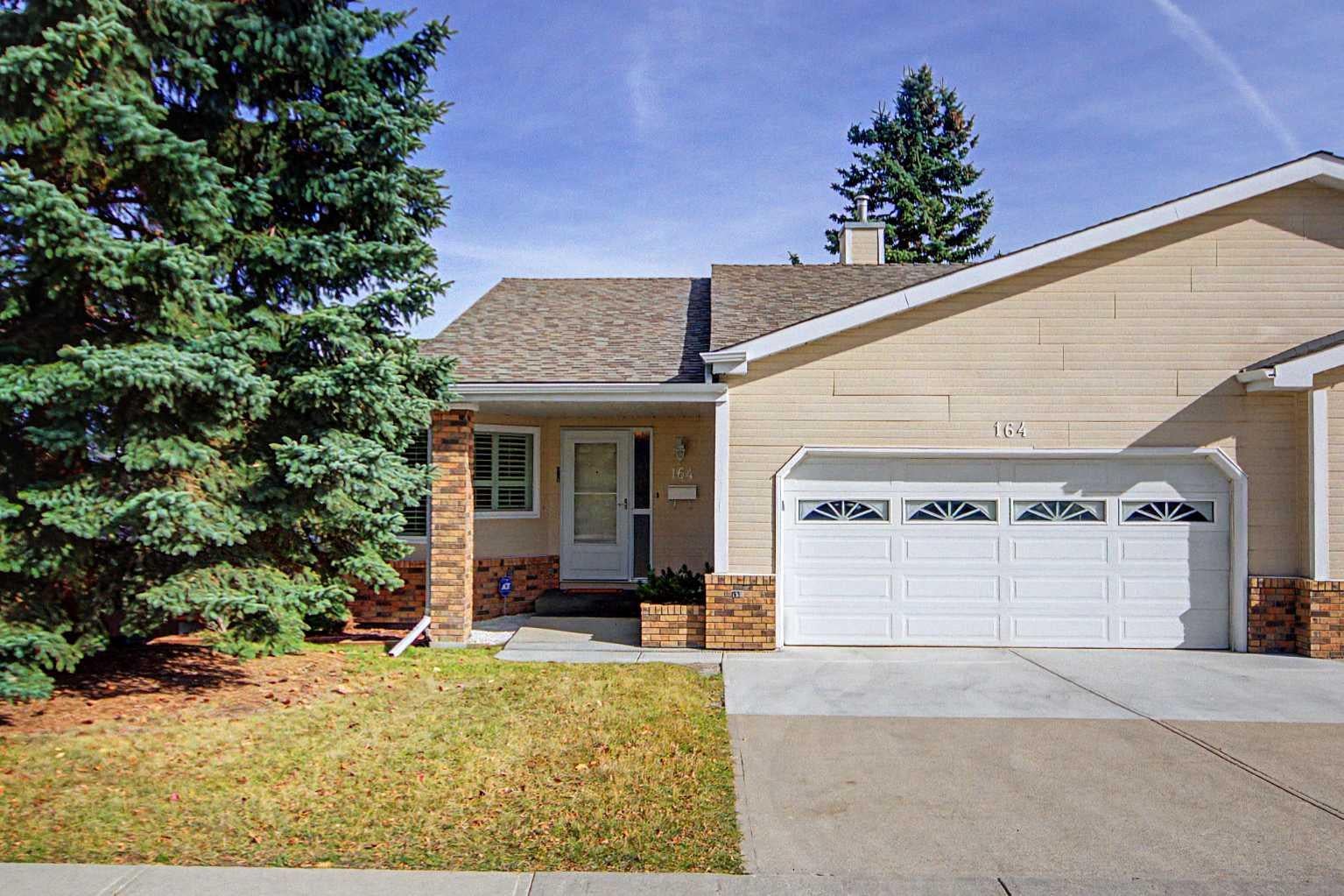 164 Strathaven Circle SW