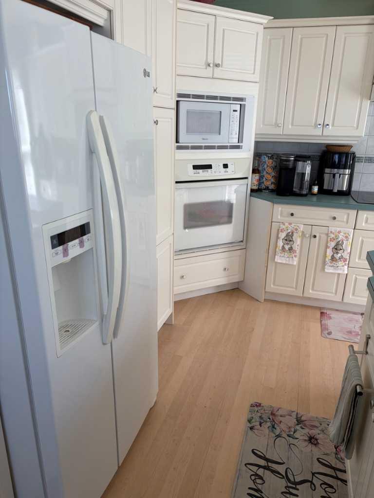 1065 East Chestermere Drive