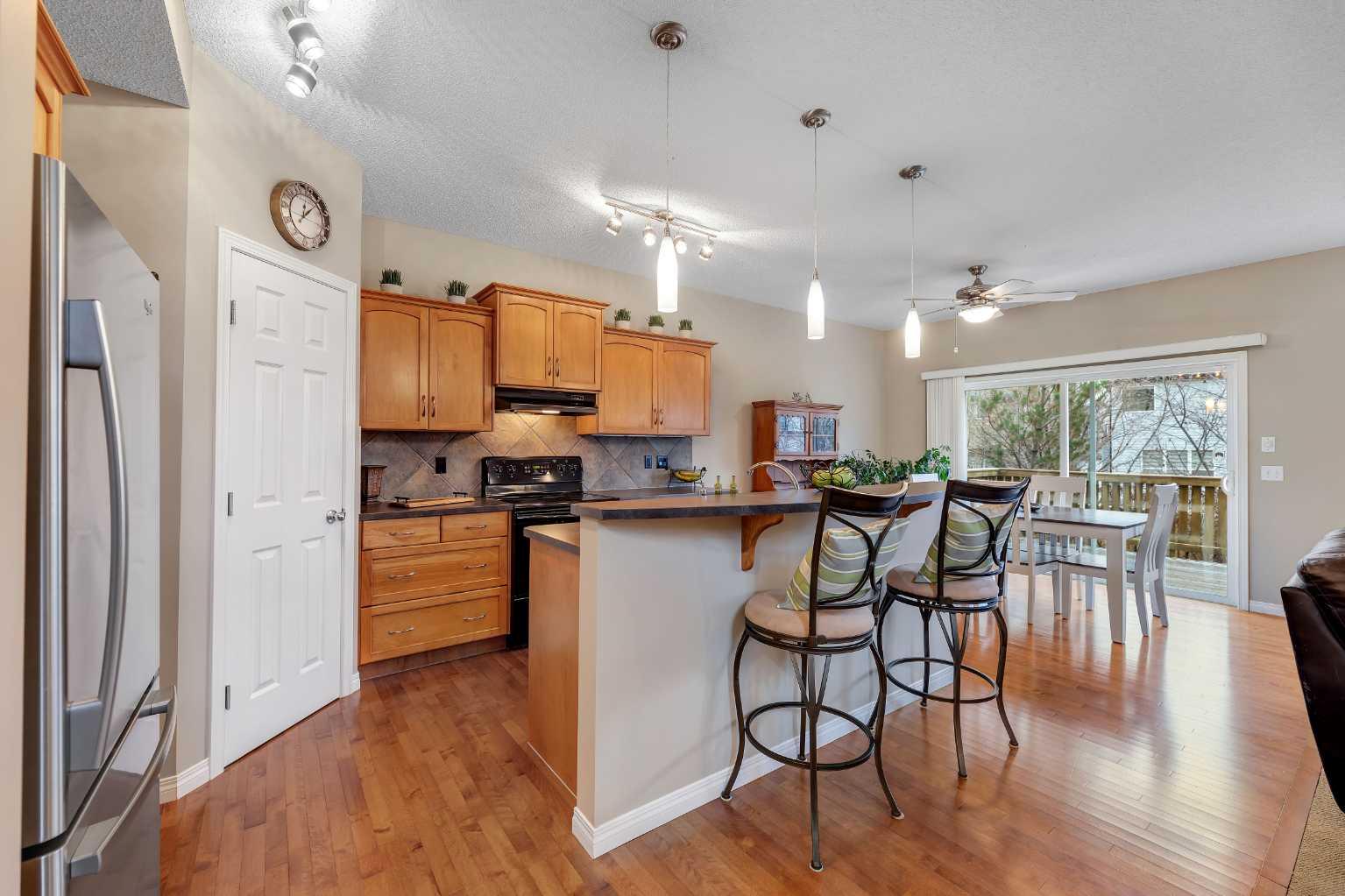 136 Copperfield Close SE