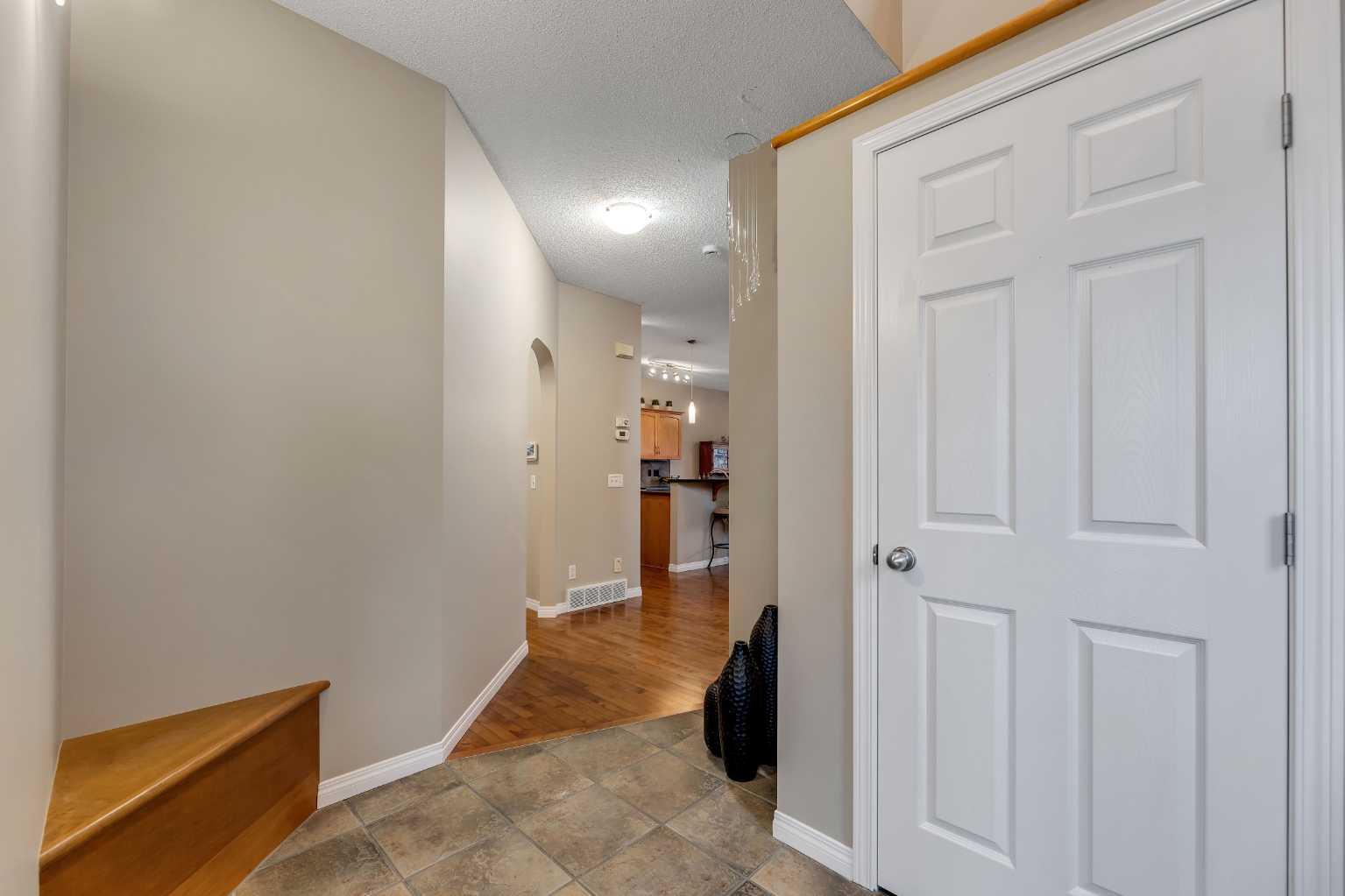 136 Copperfield Close SE