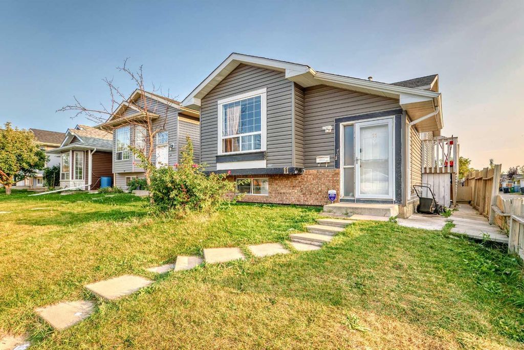 Photo of 11 Martinwood Road NE, Calgary, AB T3J 3G6 (MLS # A2269023)