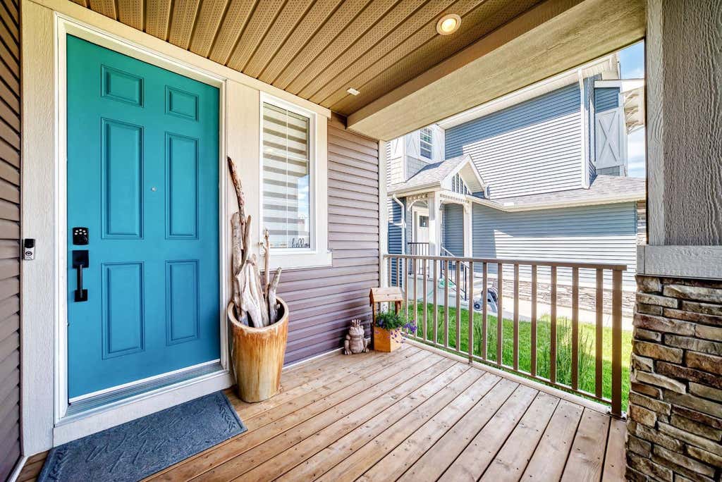 Photo of 145 Kinniburgh Gardens, Chestermere, AB T1X 0R7 (MLS # A2328052)