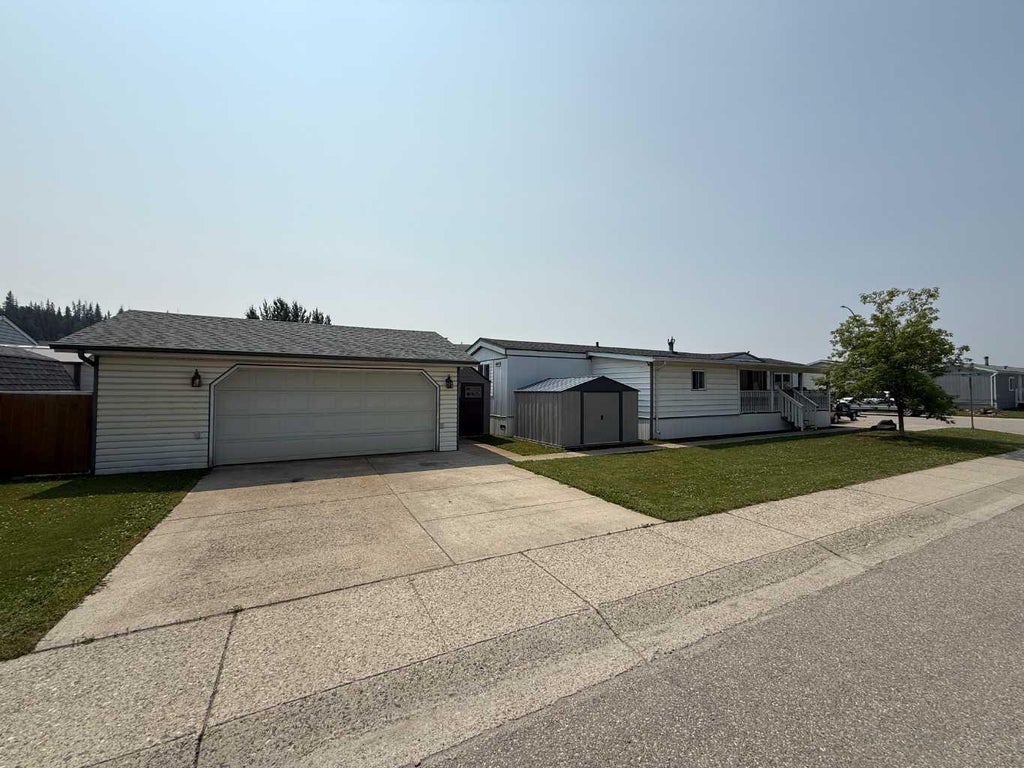 Photo of 101 Litke Cove, Hinton, AB T7V 1A7 (MLS # A2327630)