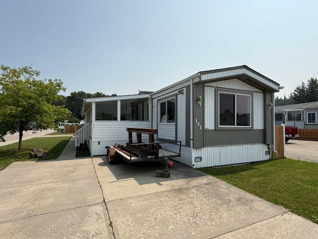Photo of 101 Litke Cove, Hinton, AB T7V 1A7 (MLS # A2327630)