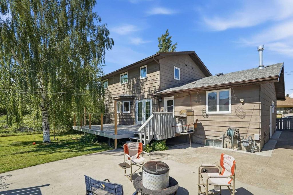 Photo of 2117 127 Street, Blairmore, AB T0K 0E0 (MLS # A2321662)