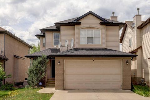 112 Cougarstone Manor SW Calgary AB T3H 5N4