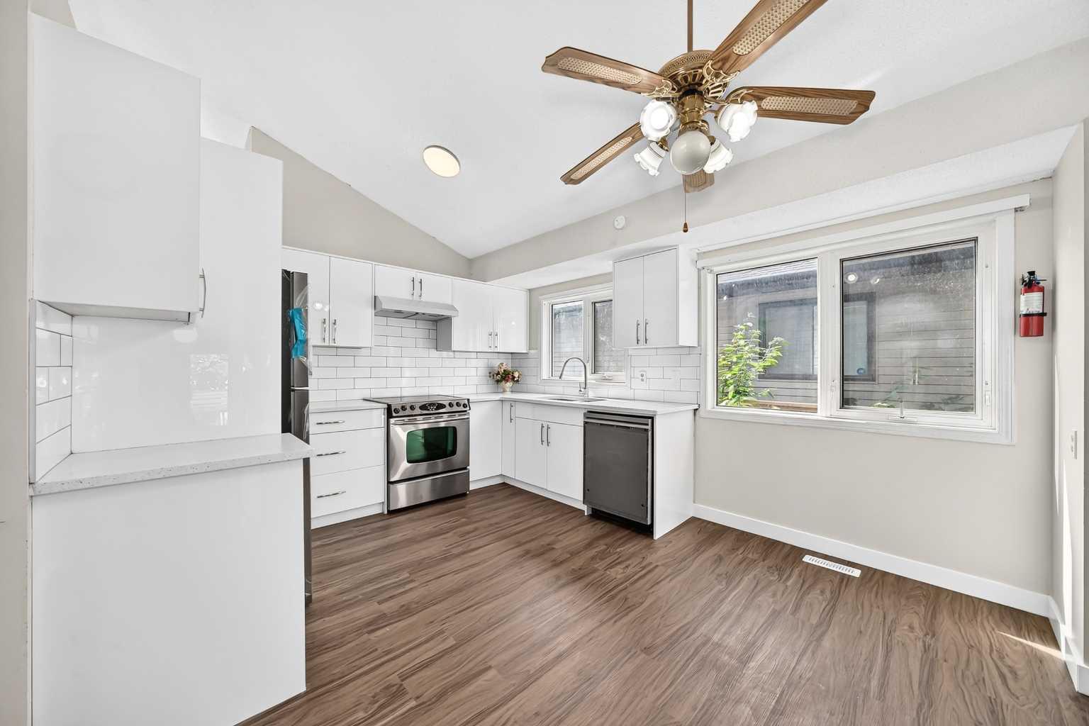 37 Martingrove Way NE