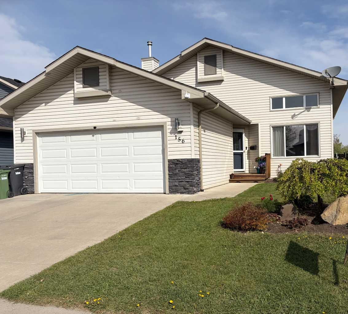 156 Aspen Creek Crescent