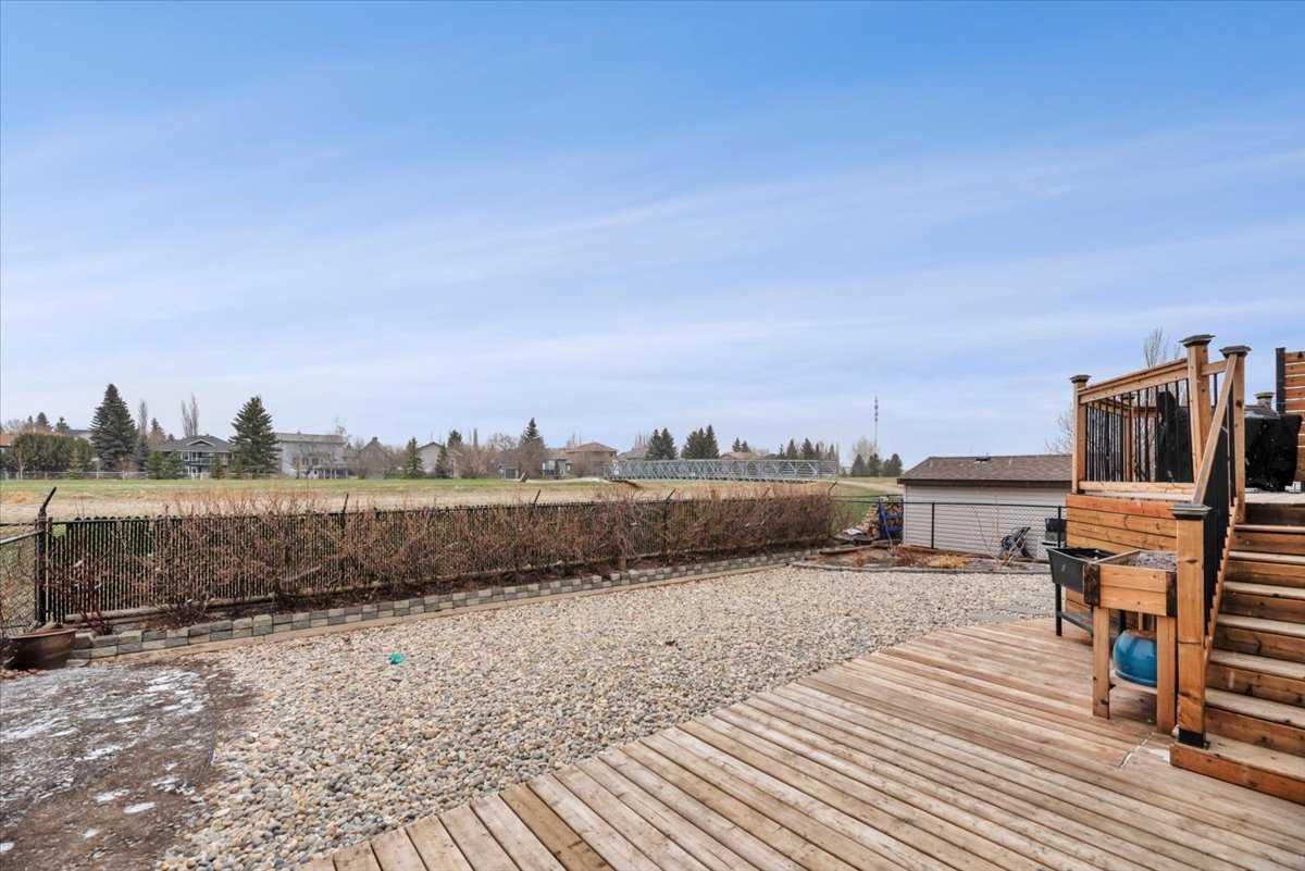 156 Aspen Creek Crescent