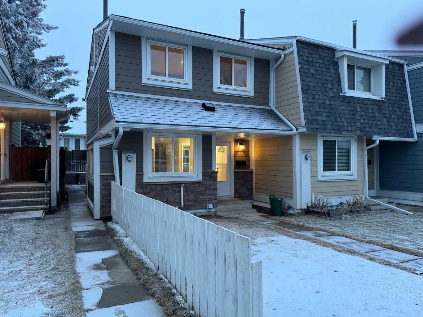 375 Georgian Villas NE