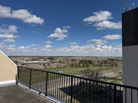 Photo of 21 Berkeley Place W #921, Lethbridge, AB T1K 5N1 (MLS # A2287216)