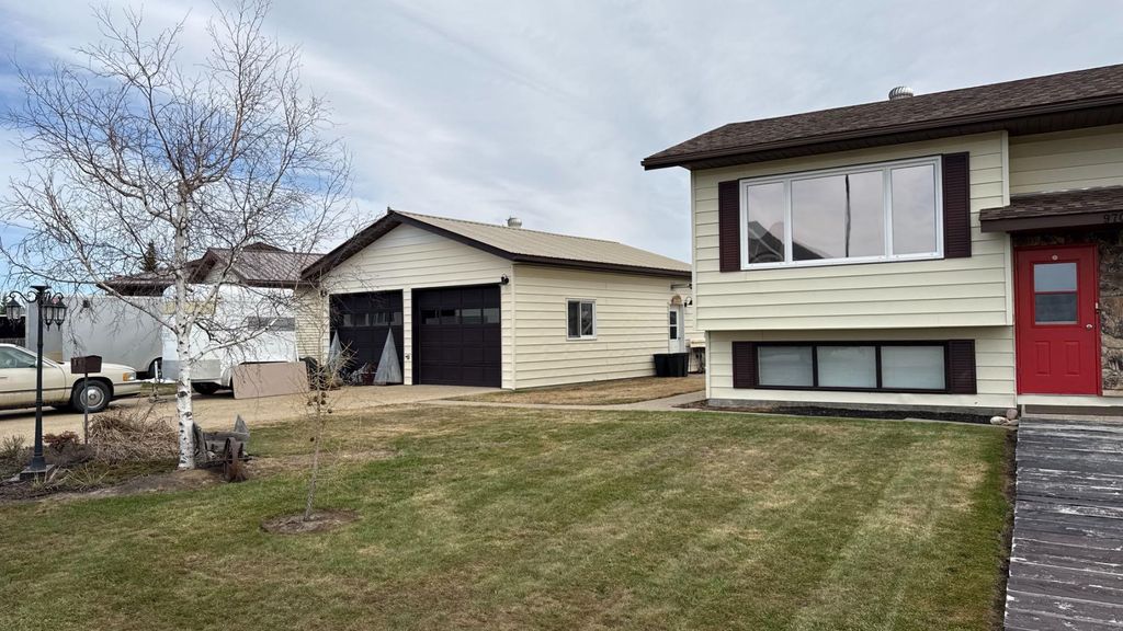 Photo of 9707 103 Street, Nampa, AB T0H 2R0 (MLS # A2310226)